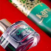 Cutie Cadou Karoma 3 piese, Parfum rufe Forest Fresh, 200 ml, Odorizant auto Bamboo, 50 ml si Odorizant camera cu bete ratan Joy, 50 ml